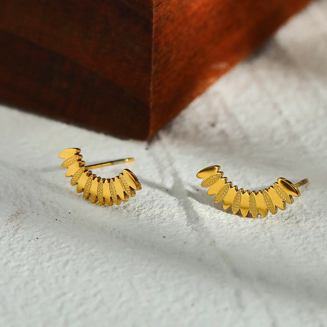 ZOEY: Curved Shaped Leaf Patterned Stud Earrings - Image 4